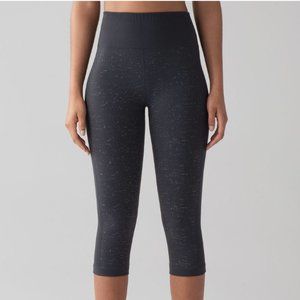 Lululemon | Free To Flow Crop Blue Tied/White